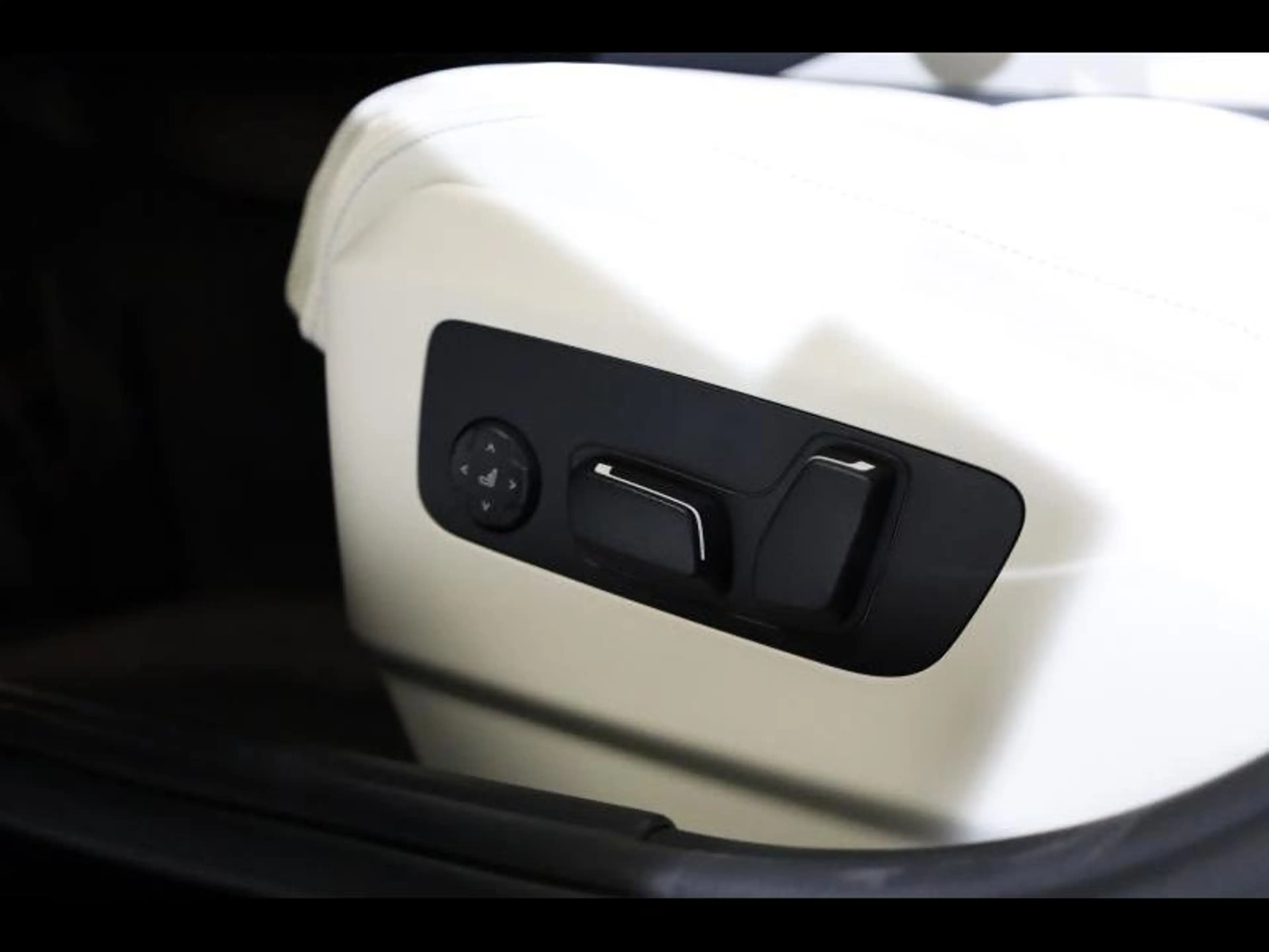 BMW i5 eDrive40 Touring — photo 15