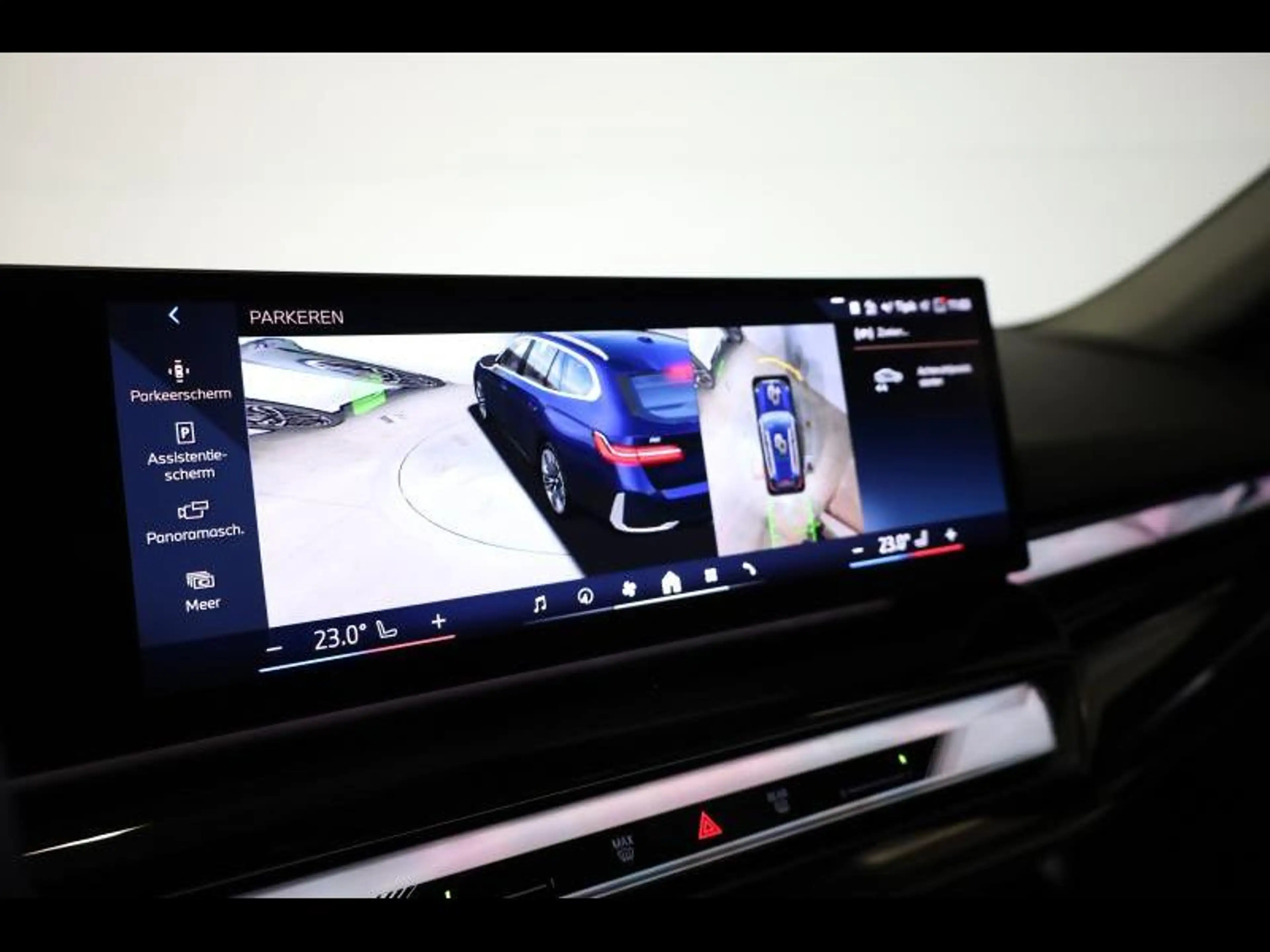 BMW i5 eDrive40 Touring — photo 13