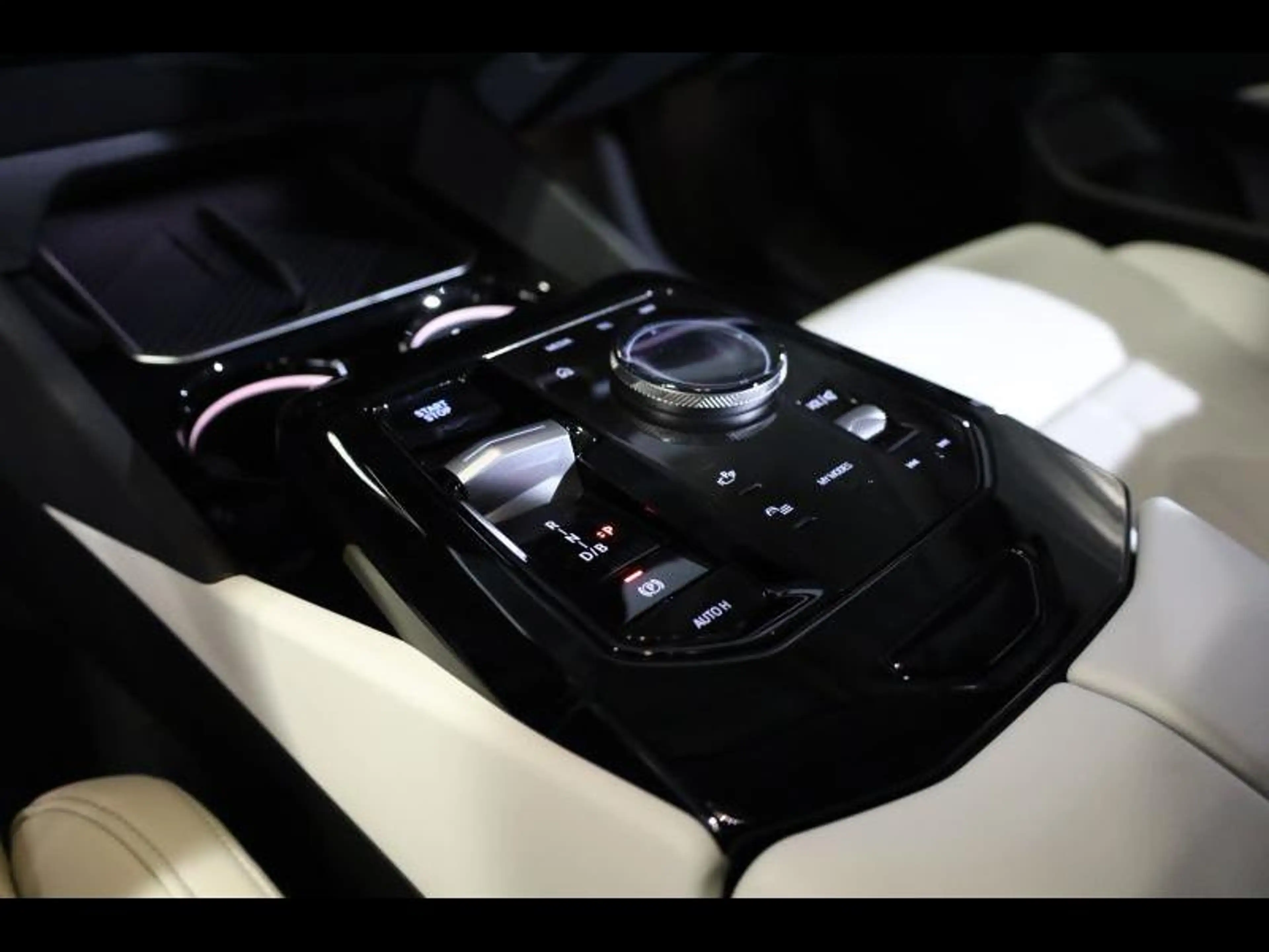 BMW i5 eDrive40 Touring — photo 9
