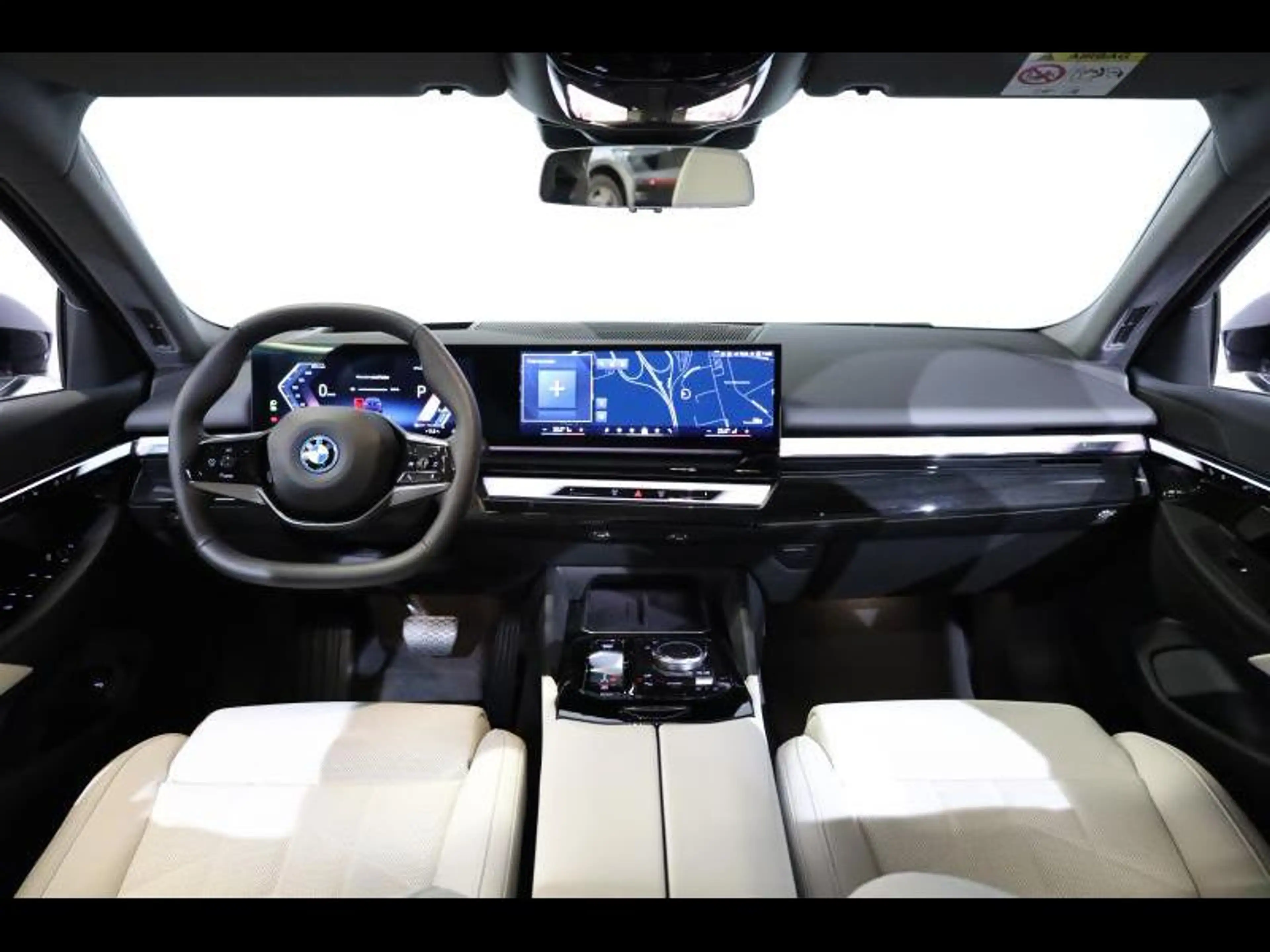 BMW i5 eDrive40 Touring — photo 6
