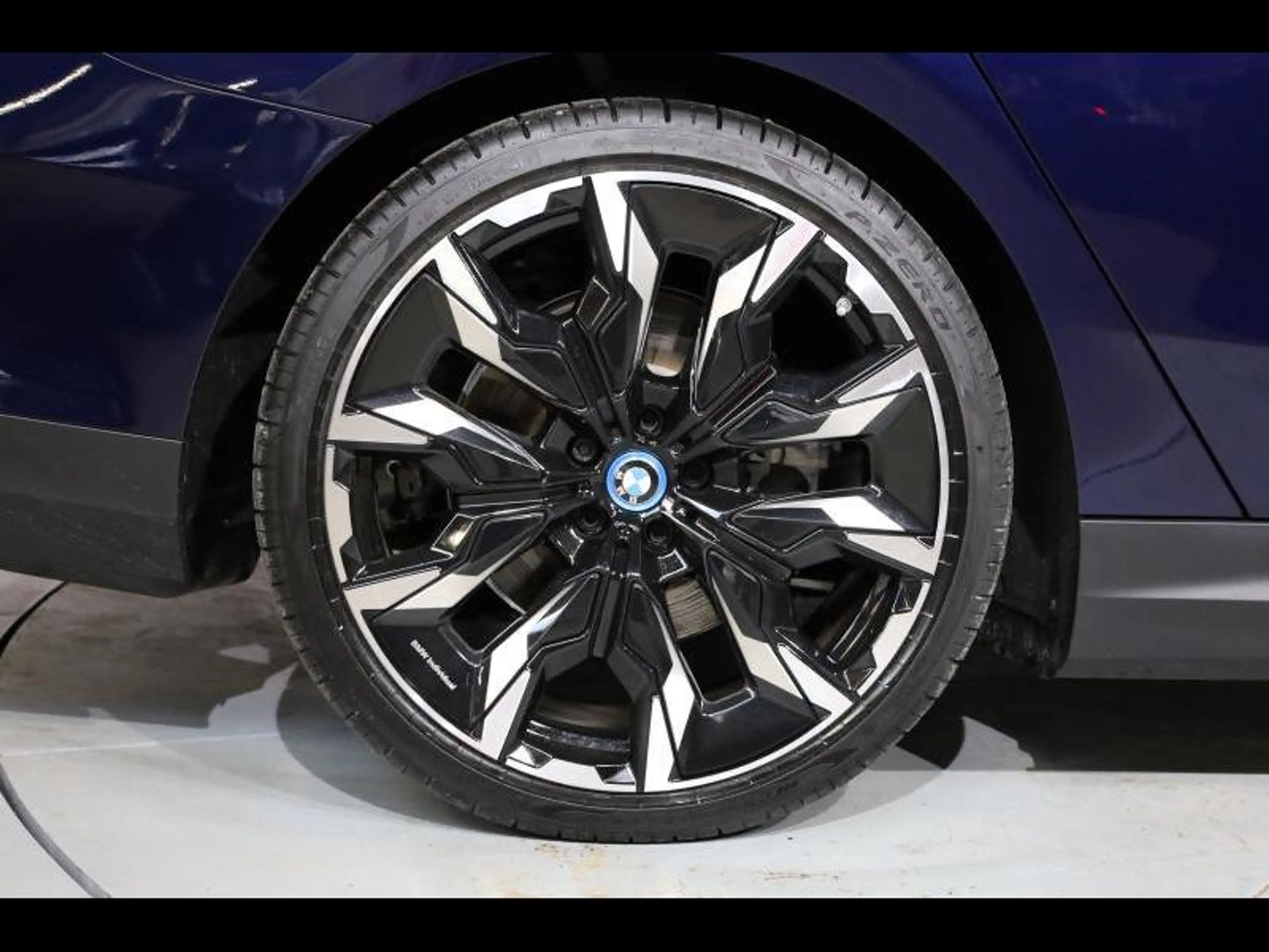 BMW i5 eDrive40 Touring — photo 4