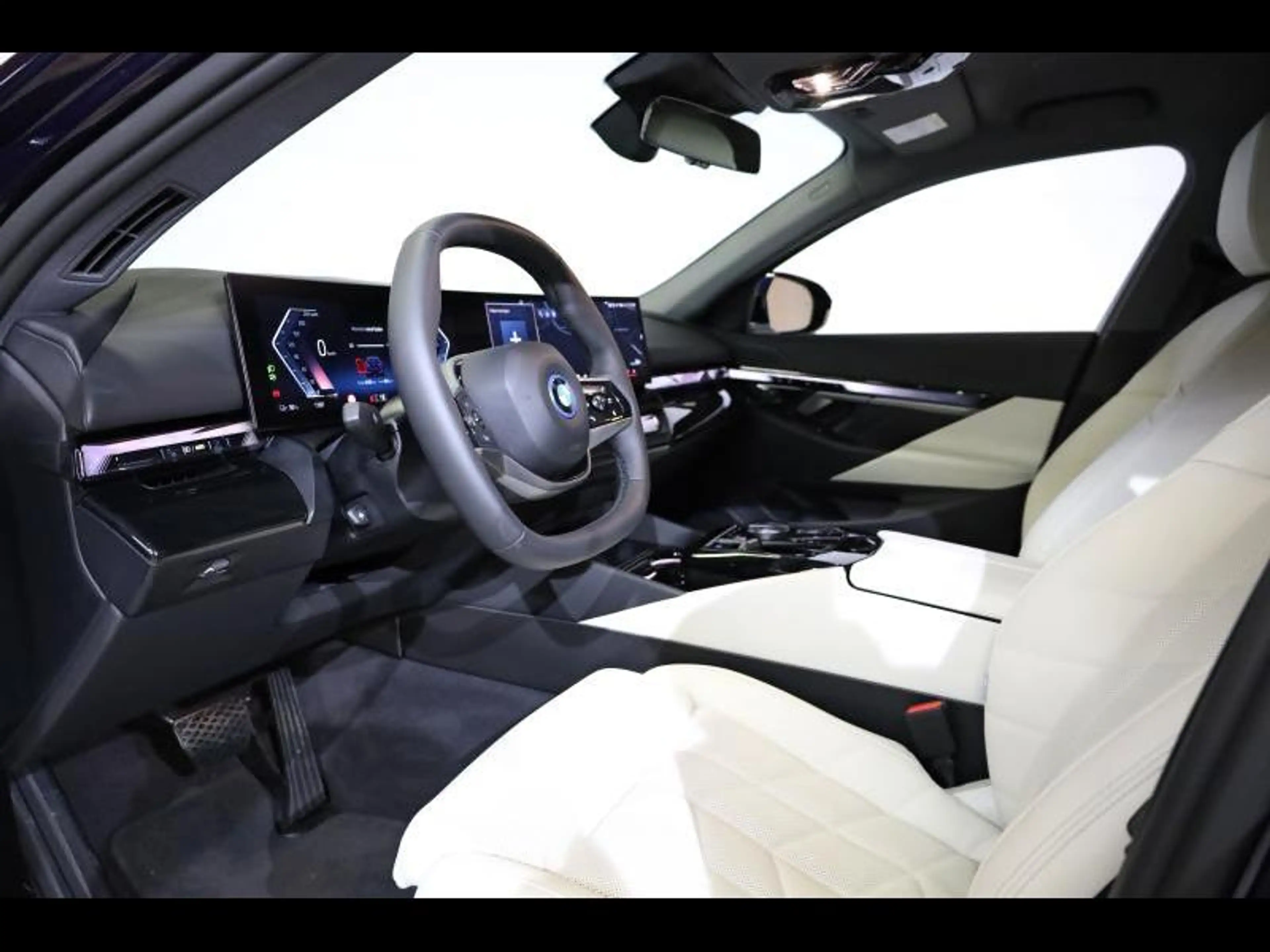 BMW i5 eDrive40 Touring — photo 5