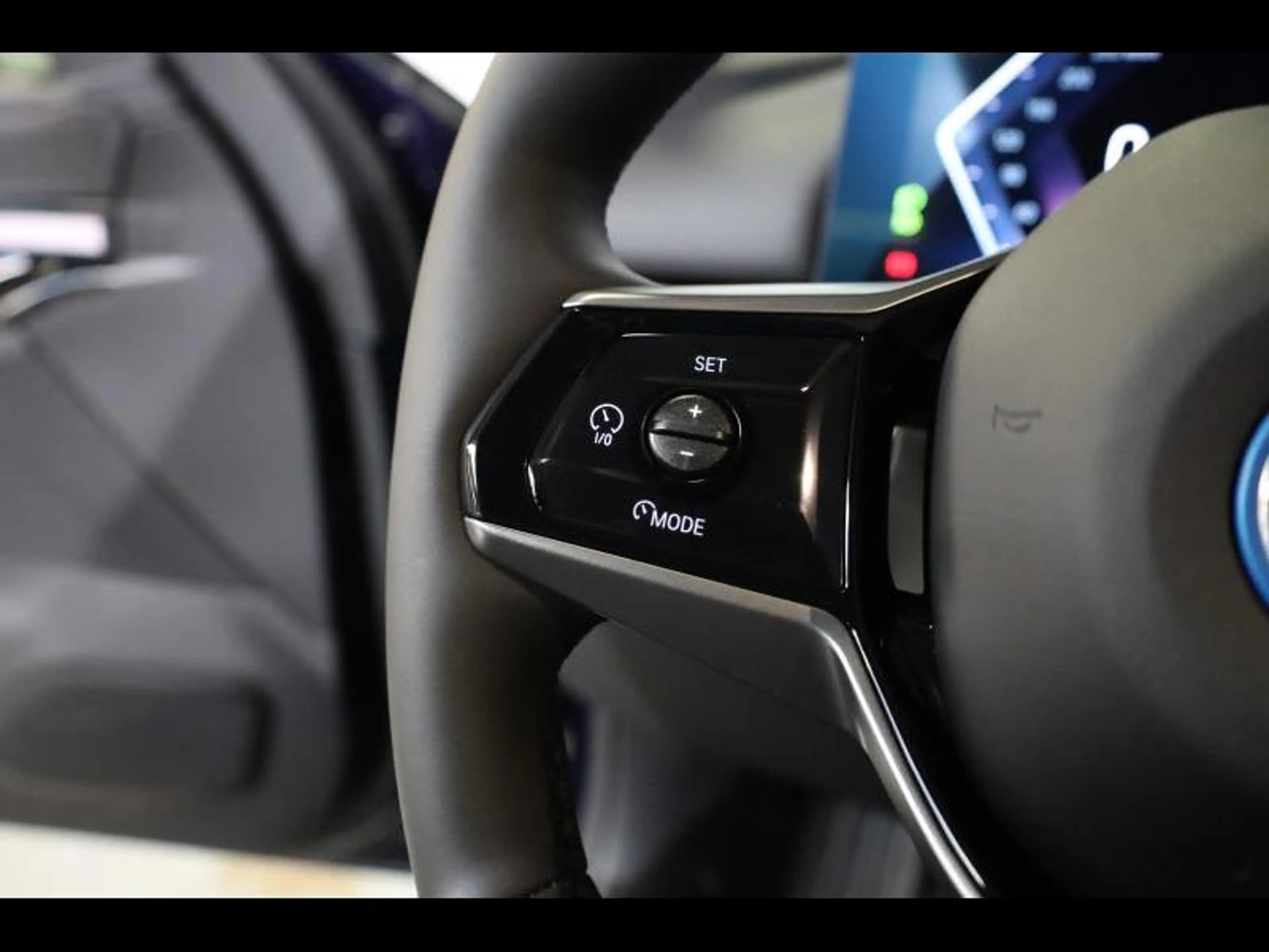 BMW i5 eDrive40 Touring — photo 11