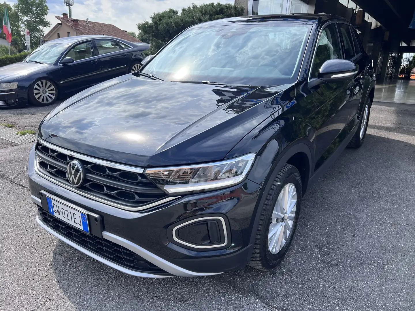 Volkswagen T-Roc 2.0 tdi Sport 115cv SCR R-Line 85 KW Negro - 1