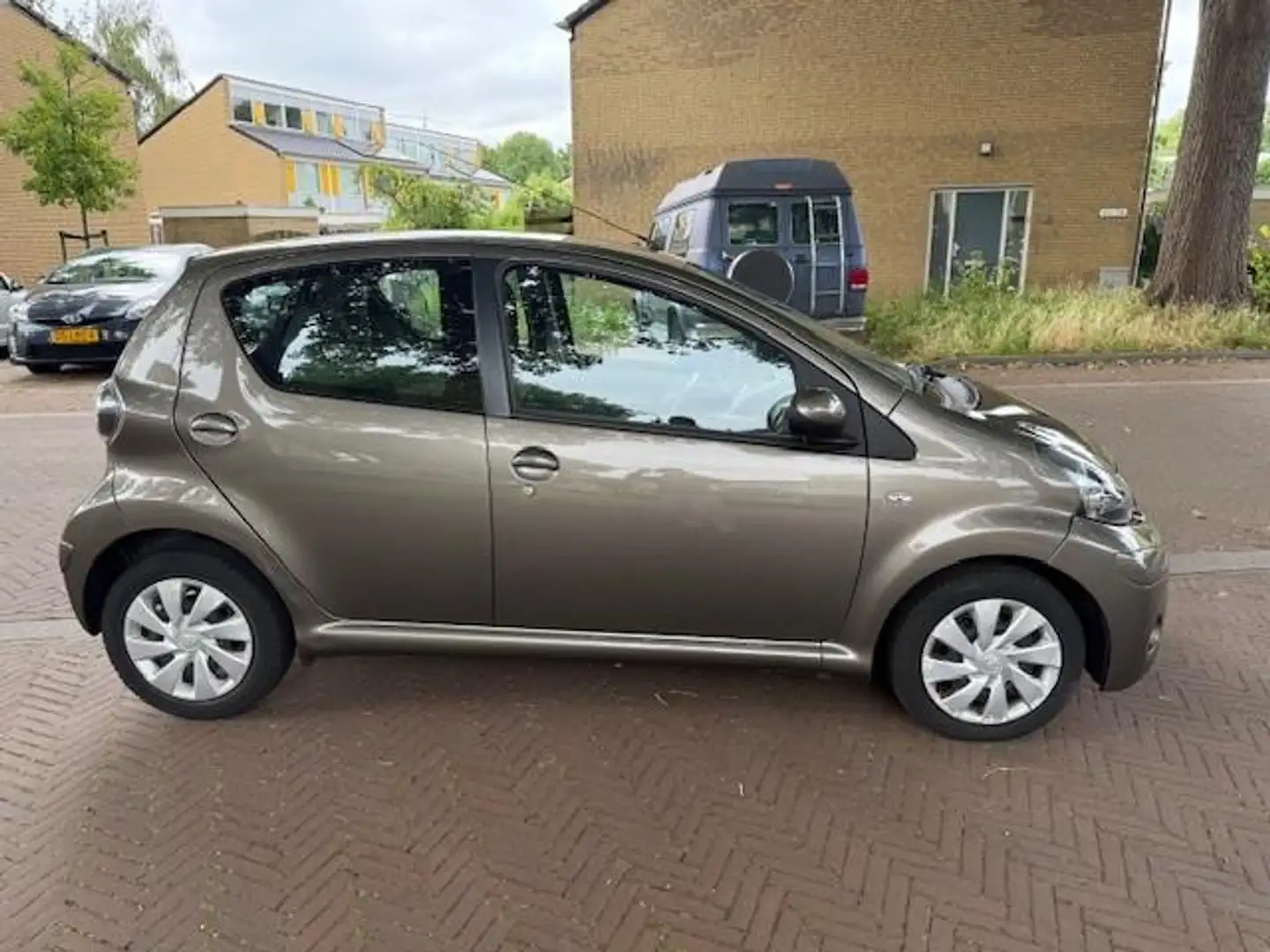 Toyota Aygo AUTOMAAT / Eerste eigenaar / 36.000 NAP / Airco Bruin - 2