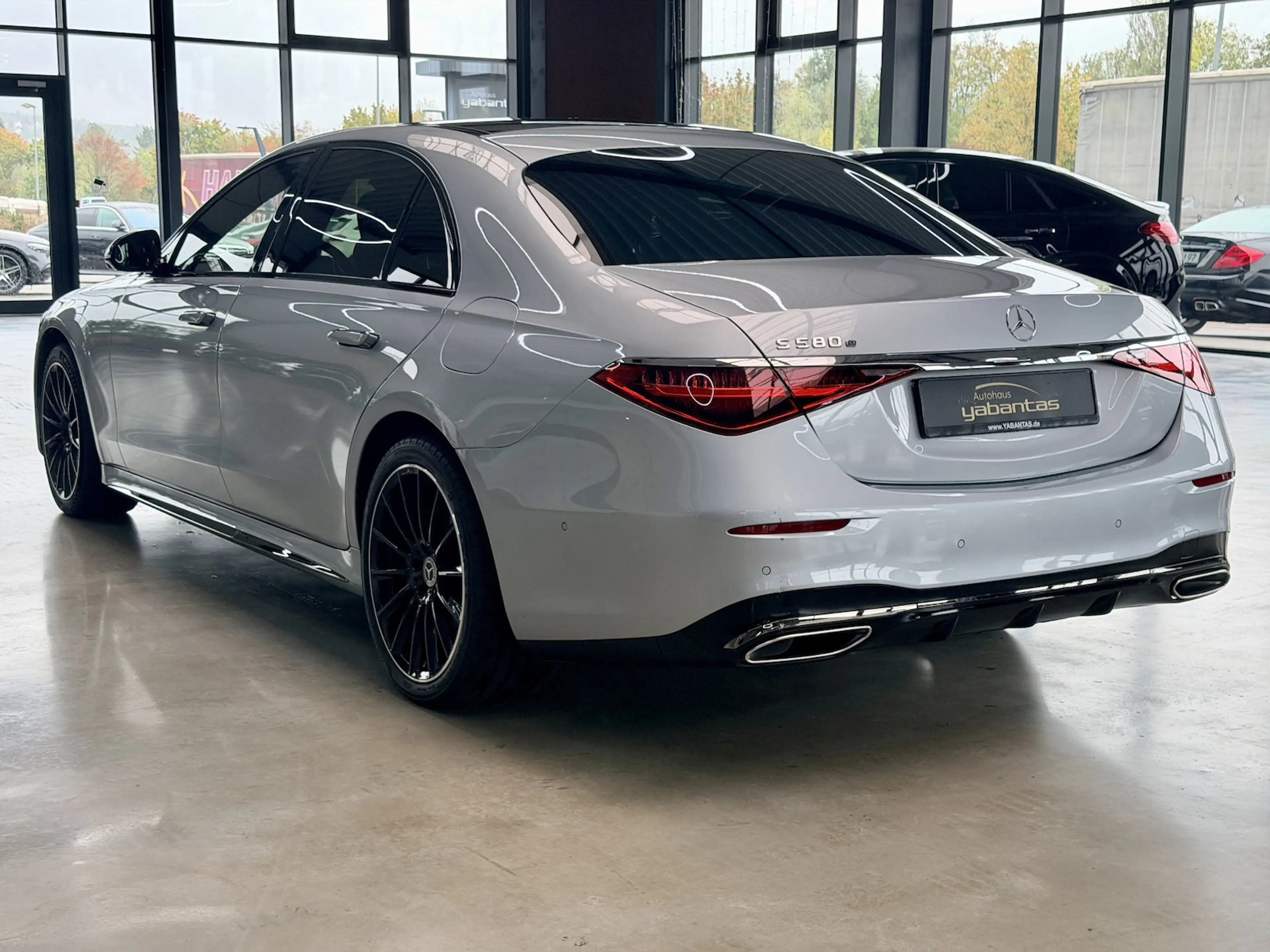 Mercedes-Benz S 580 e L AMG-LINE Night Keyless 360° Distronic HAL — photo 4