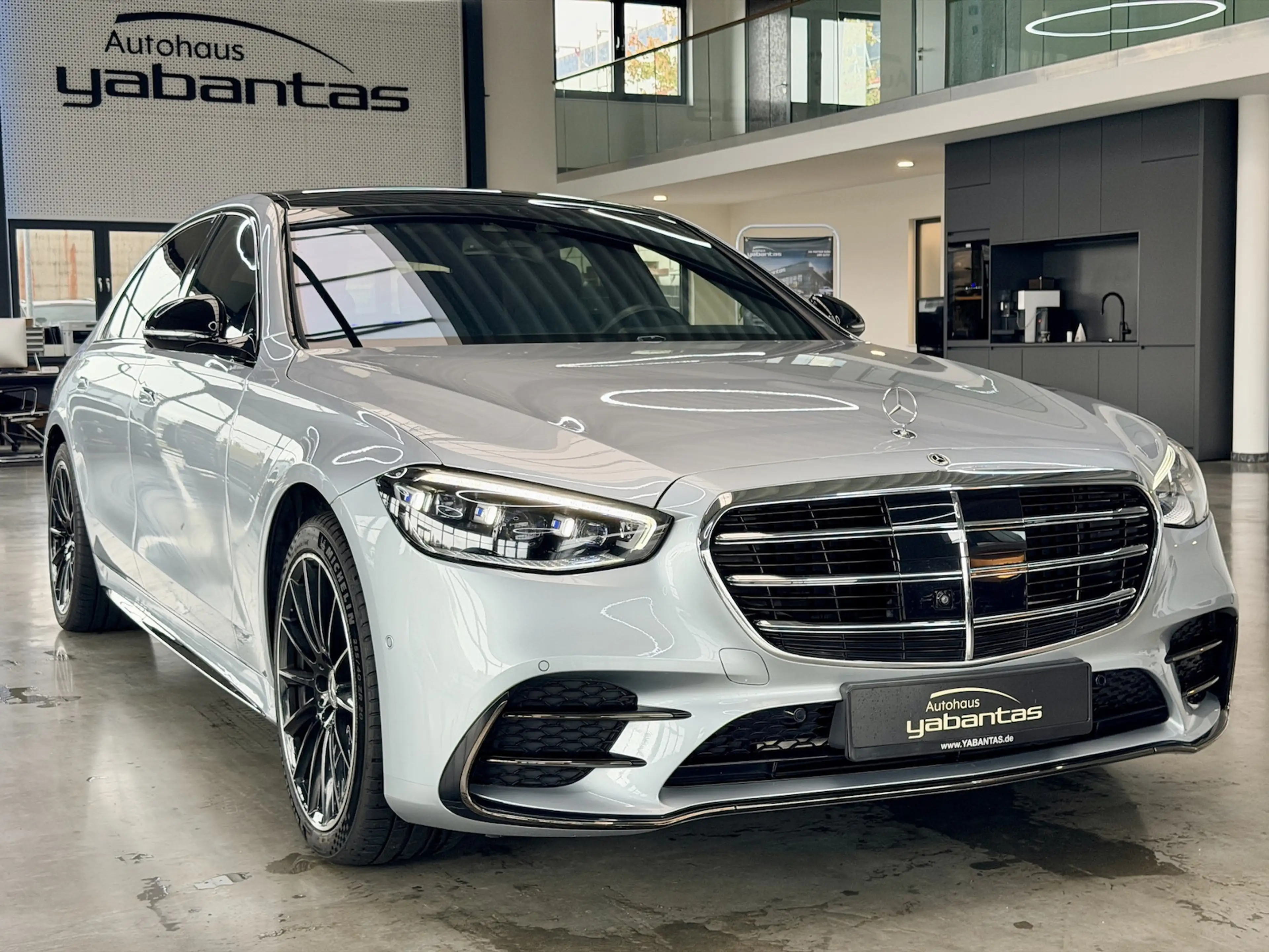 Mercedes-Benz S 580 e L AMG-LINE Night Keyless 360° Distronic HAL — photo 3