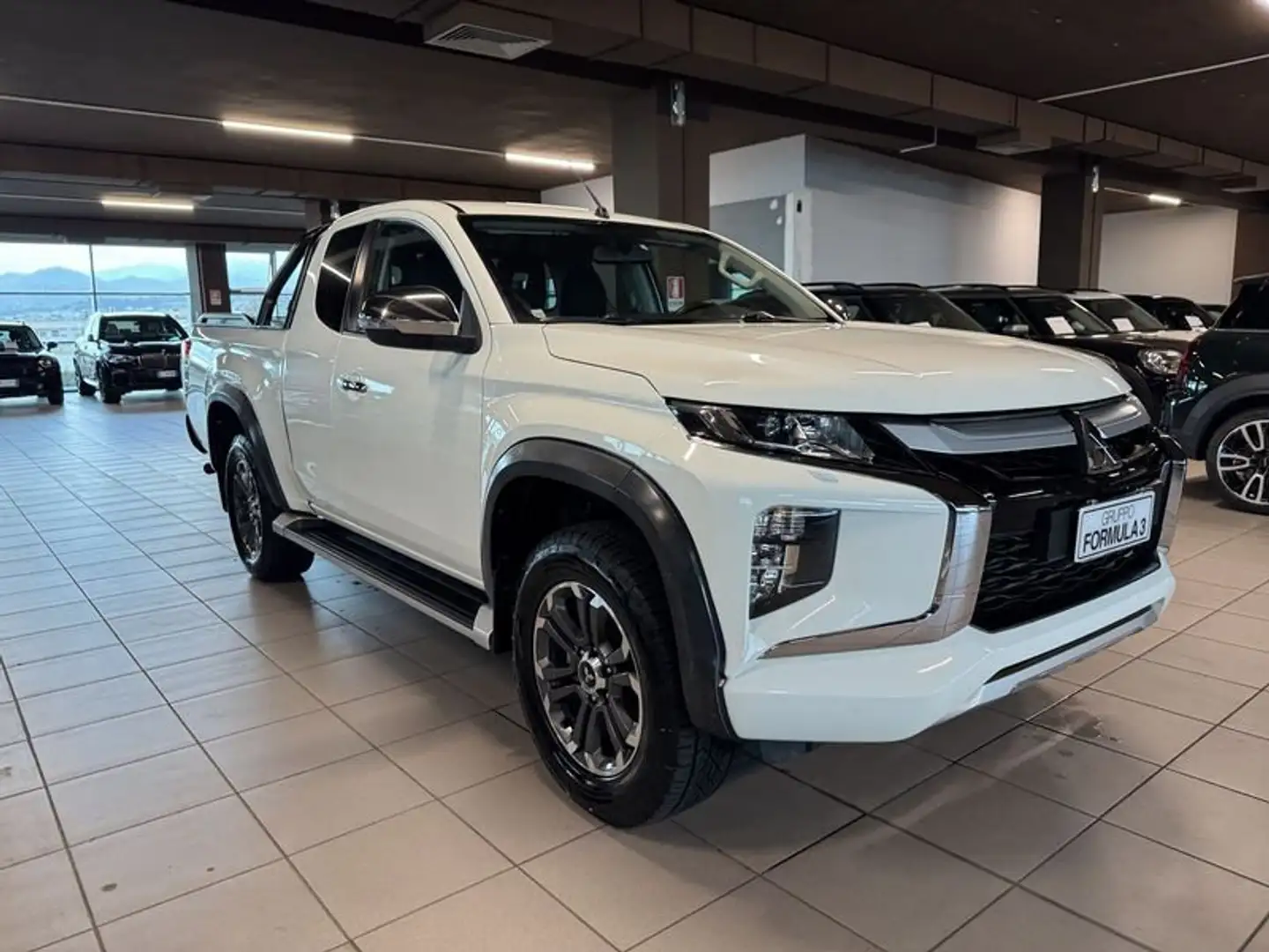 Mitsubishi L200 2.3 D Double Cab 4x4 Hurricane Bianco - 2