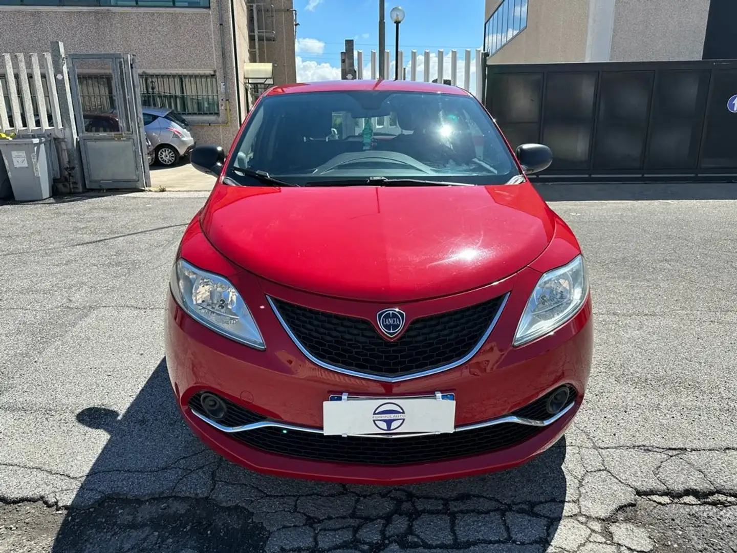 Lancia Ypsilon 1.3 MJT 95cv 5 porte Gold Rosso - 2