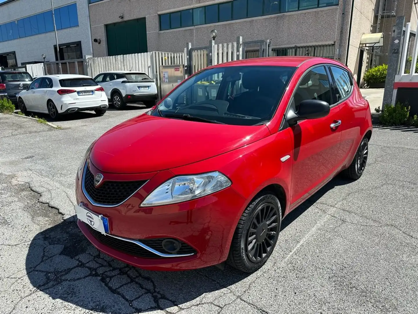 Lancia Ypsilon 1.3 MJT 95cv 5 porte Gold Rosso - 1