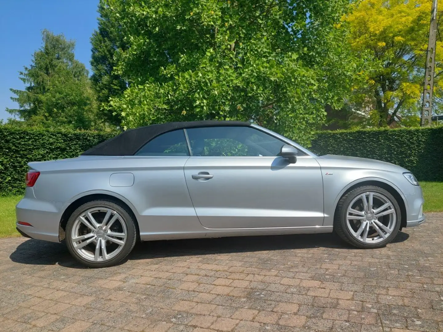 Audi A3 Cabriolet TFSI -S-line -Leder -18" -Navi -10/2018 Zilver - 2