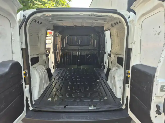 Fiat Doblo view 12