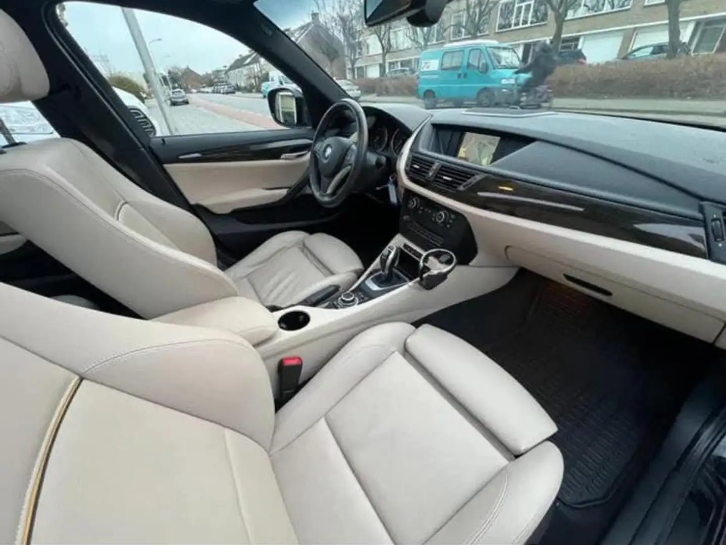 BMW X1 X1 Business Zwart - 1