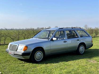 Mercedes-Benz 500 200-500 (W124) Combi 250 TD - W124 - 52.000 km !!