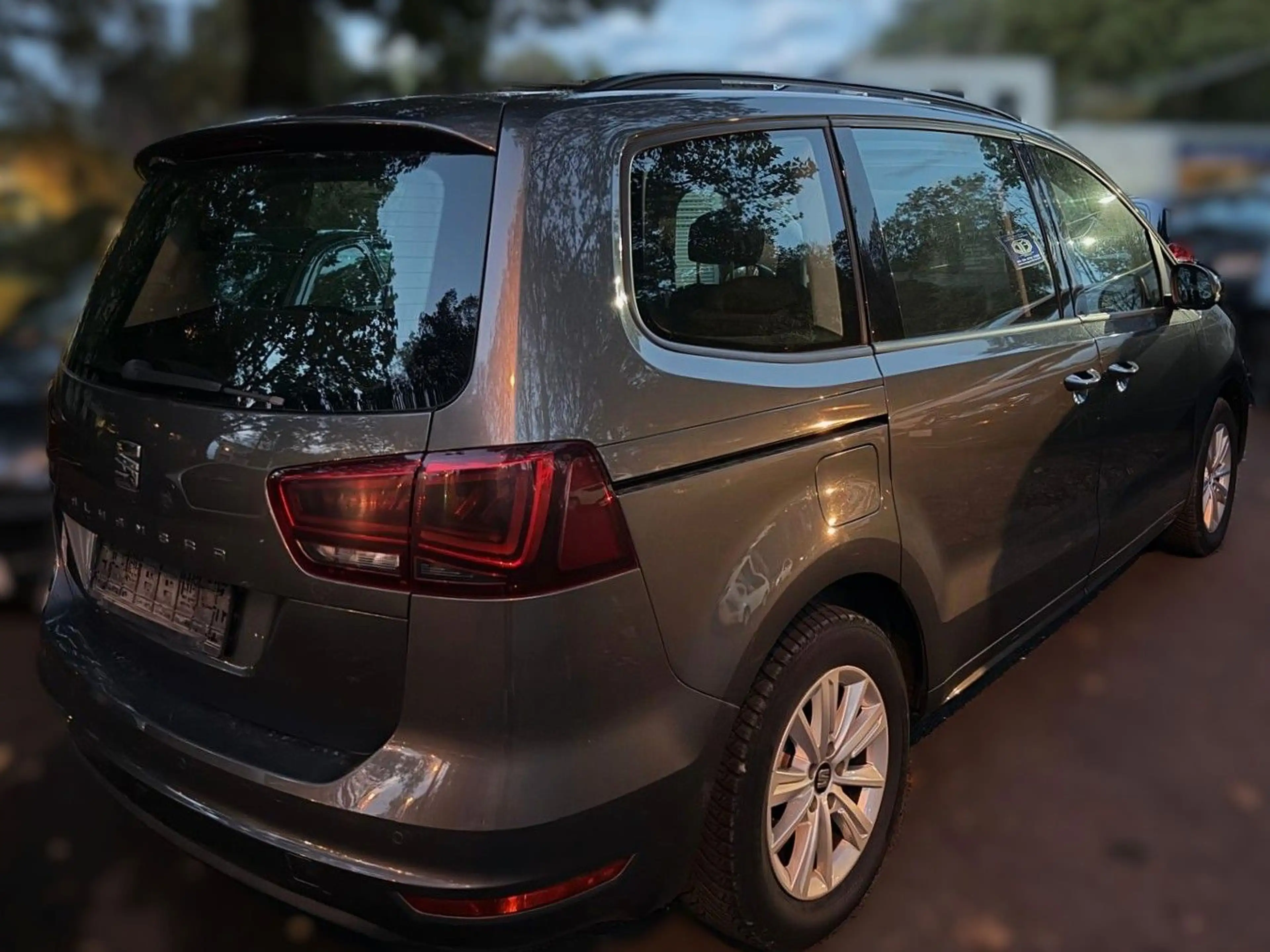 SEAT Alhambra Style,Automatik,1.Hand,Navi.7-Sitzer, — photo 3