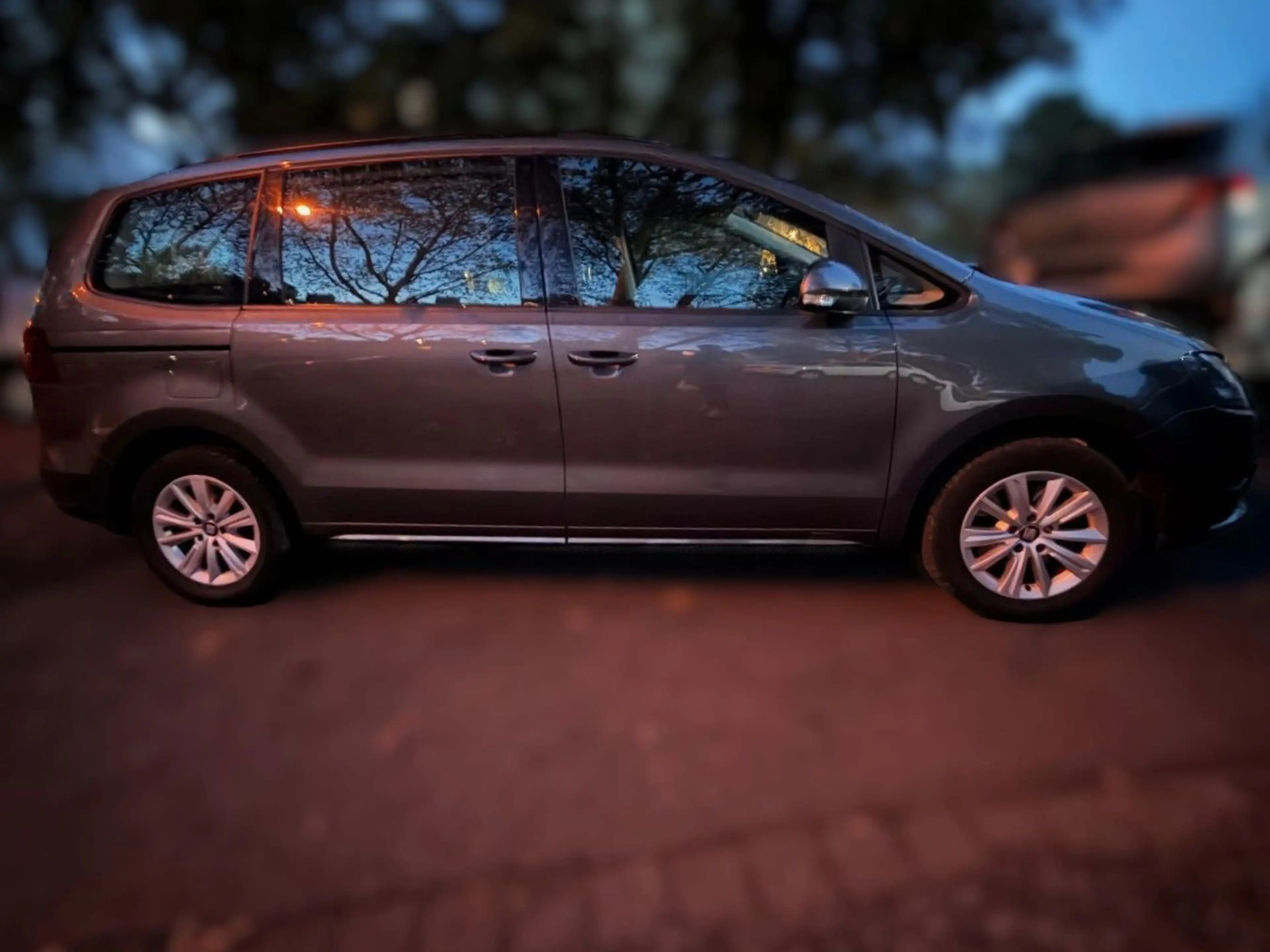 SEAT Alhambra Style,Automatik,1.Hand,Navi.7-Sitzer, — photo 6