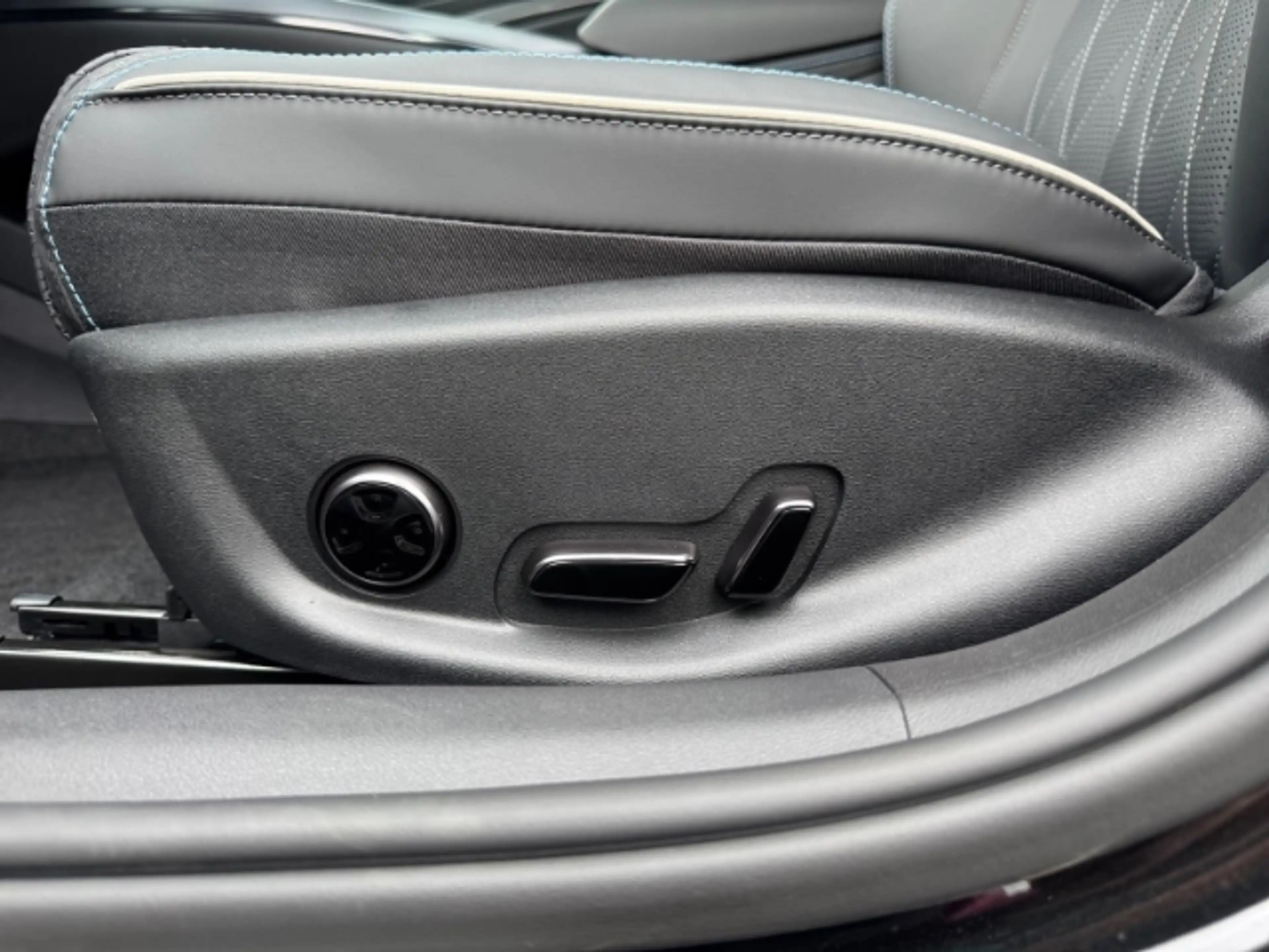 BYD Seal Design LED/360Kamera/Wärmepumpe/Pano — photo 15