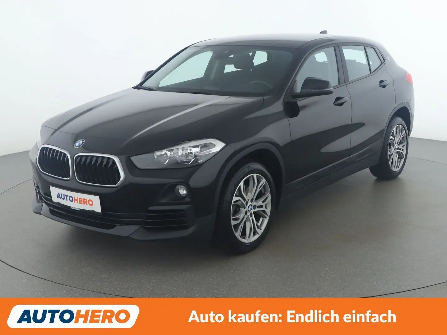 BMW X2 sDrive 18i Schwarz - 1