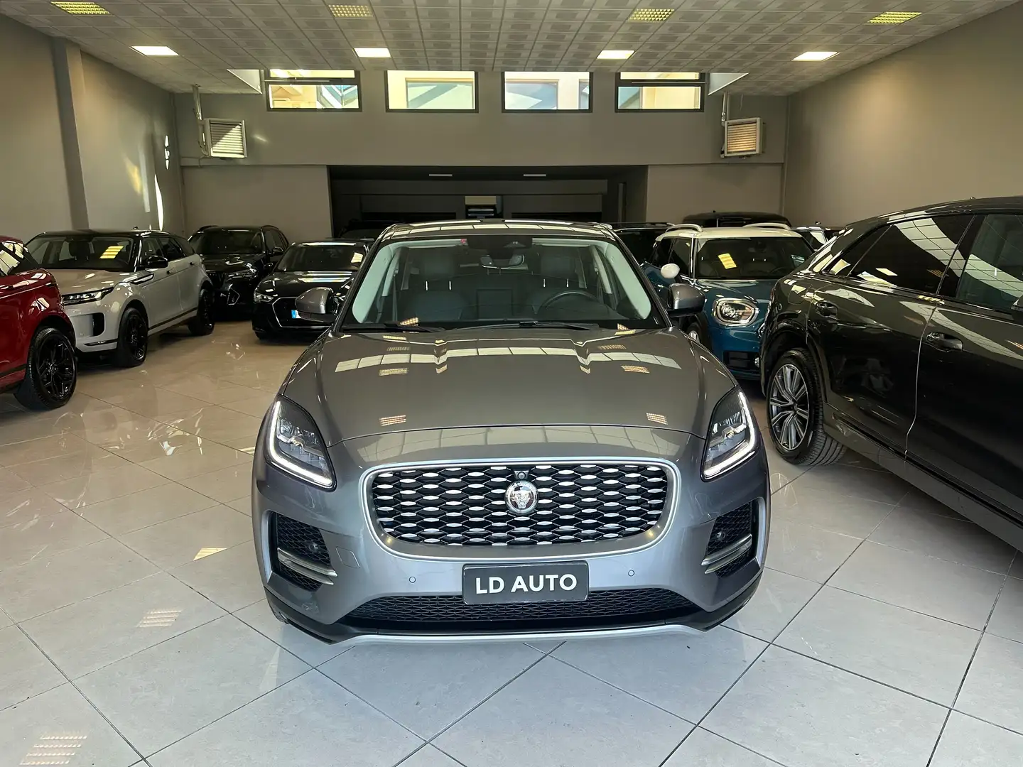 Jaguar E-Pace E-Pace 2.0d i4 mhev HSE awd 163cv TETTO PANORAMICO - 2