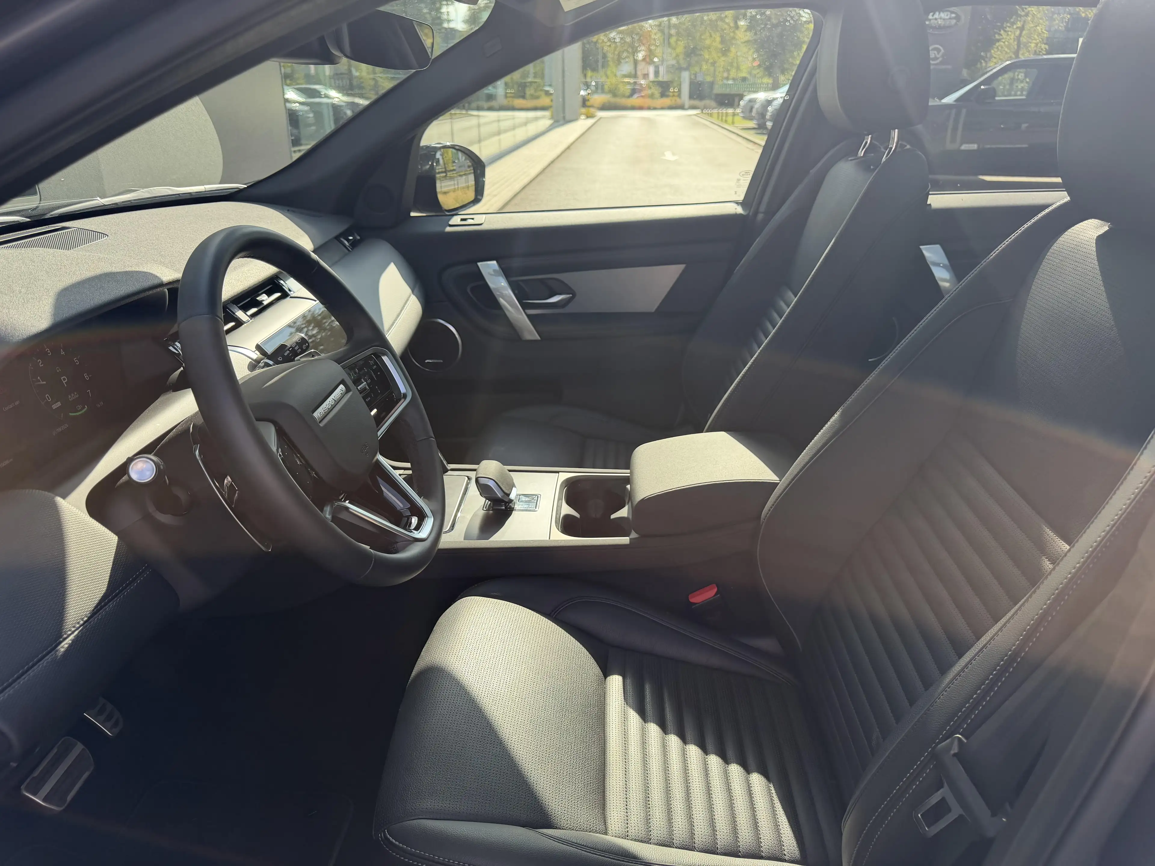 Land Rover Discovery Sport P270e Dynamic SE AWD Auto. 25.5MY — photo 7