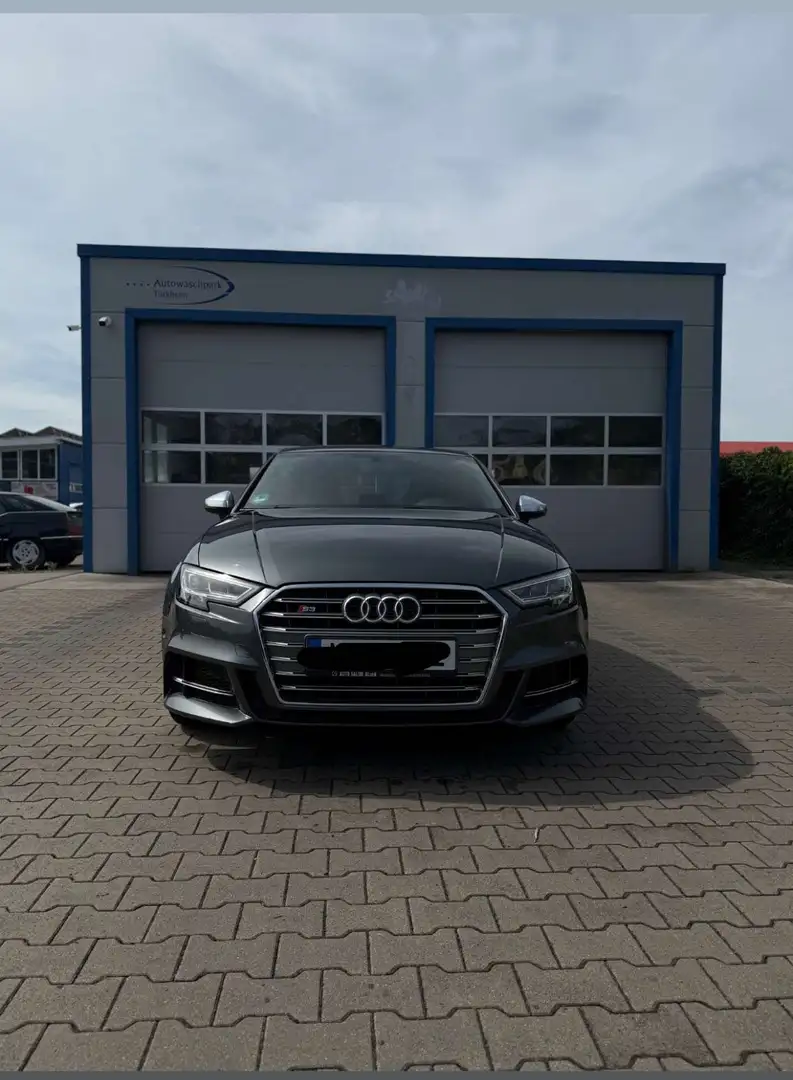 Audi S3 Limousine/Facelift/Quattro/6 Gang/310 PS/2016 Gris - 1