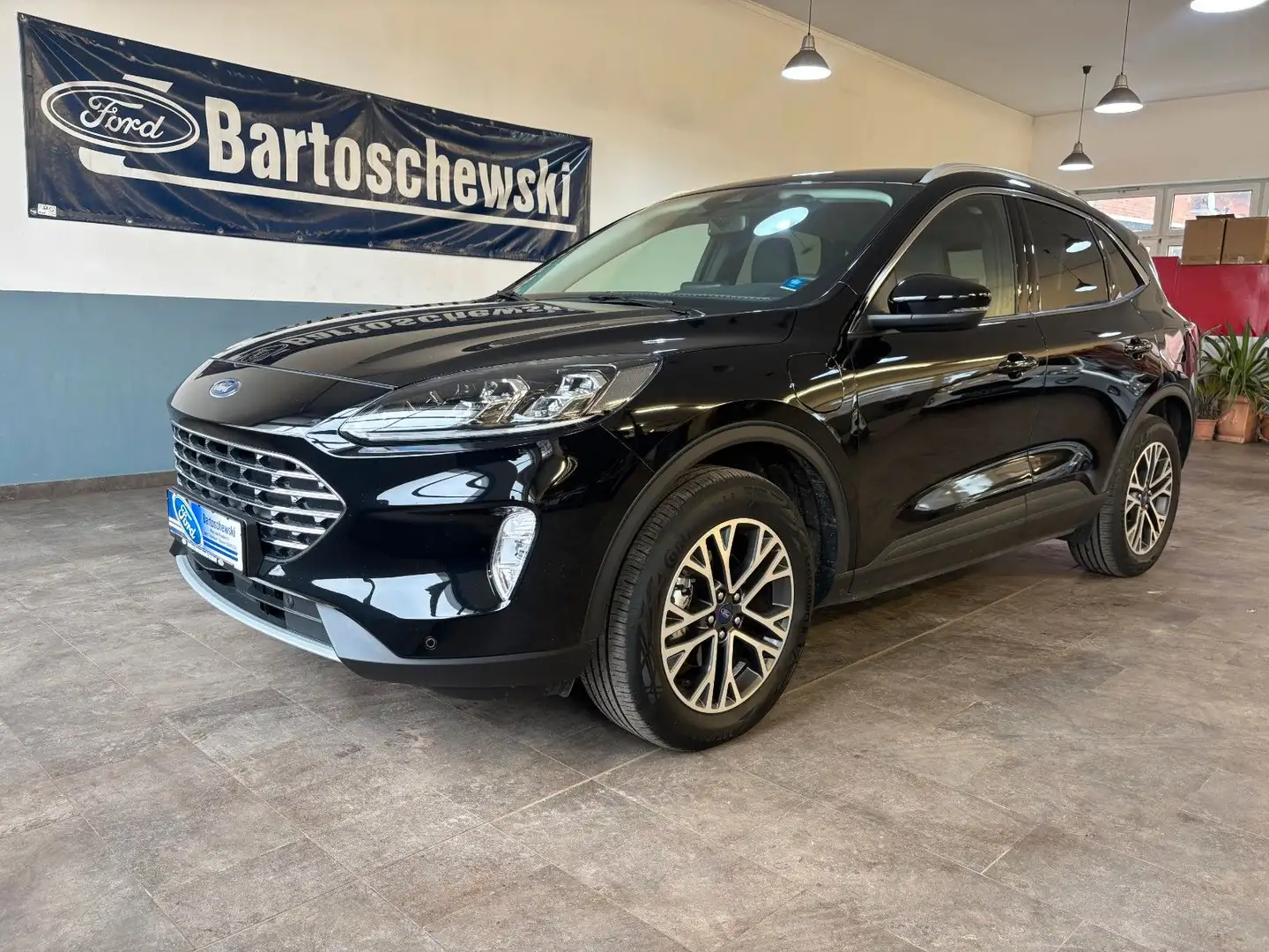 Ford Kuga Plug-In Hybrid Titanium X Noir - 1