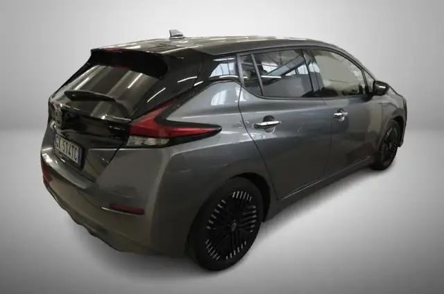 Nissan Leaf view 6