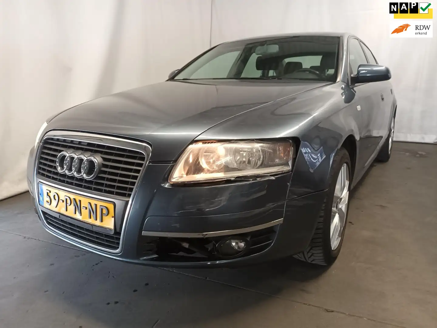 Audi A6 Limousine 2.4 Pro Line - Achter / Front Schade - M Blauw - 1