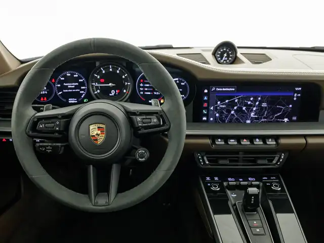 Porsche 911 view 11