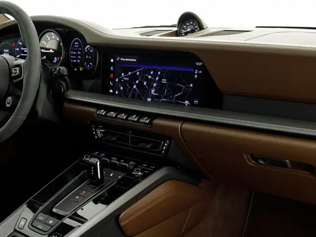 Porsche 911 view 15