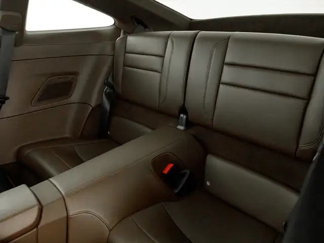 Porsche 911 view 14