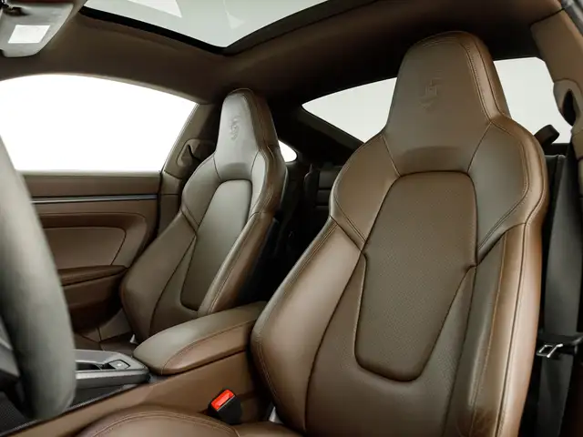 Porsche 911 view 12