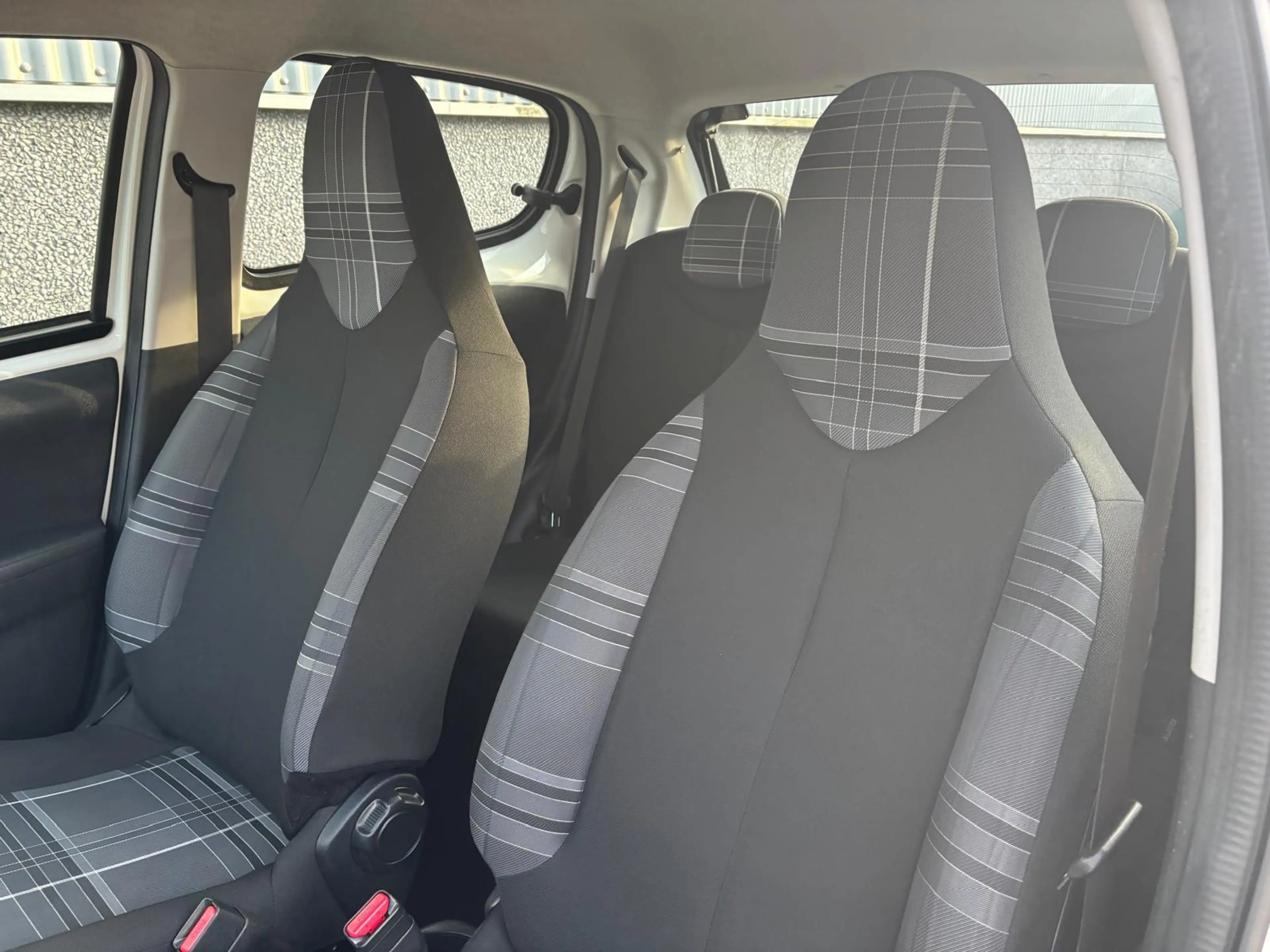 Peugeot 108 1.0 e-VTi Active — photo 10
