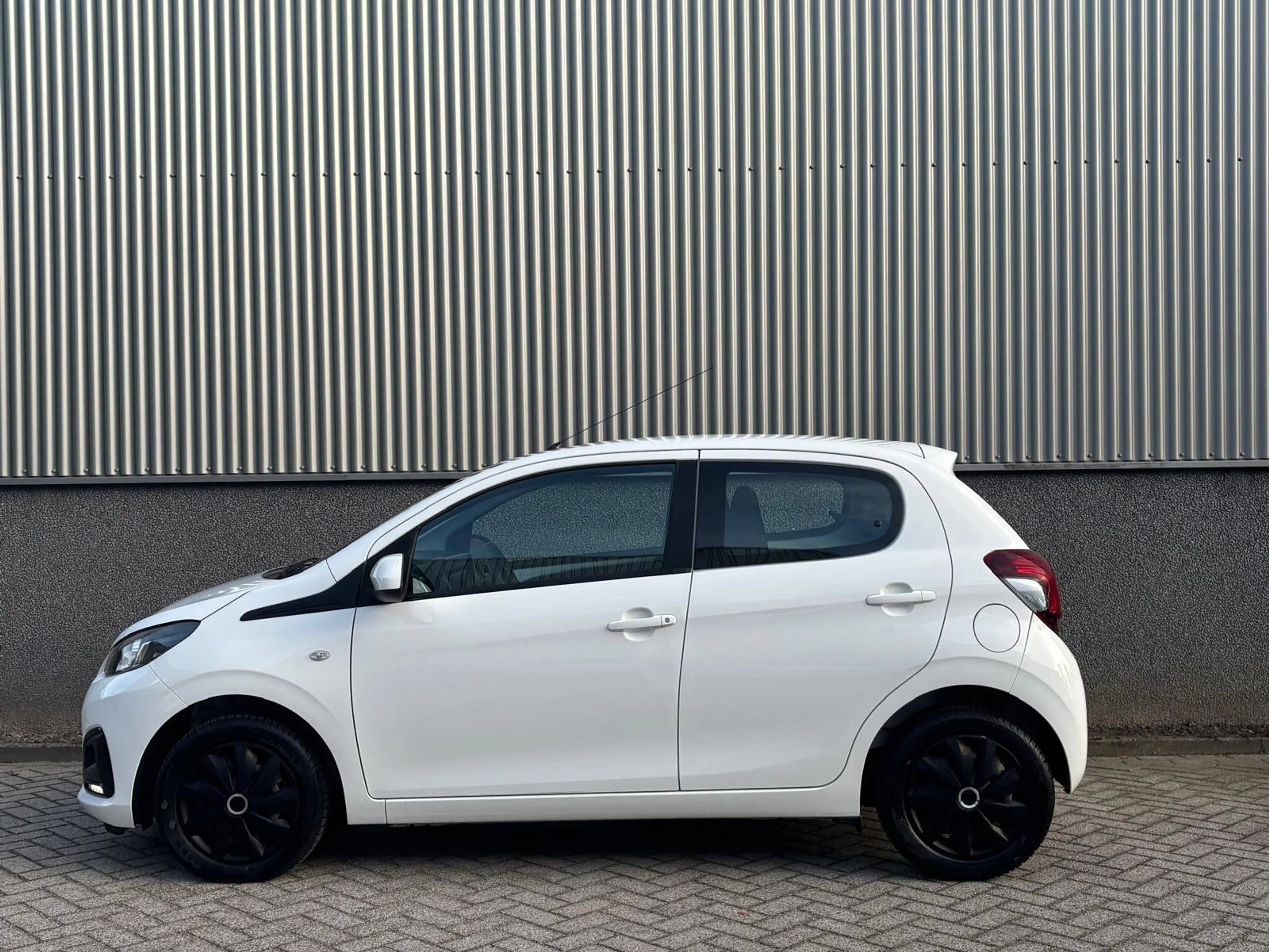 Peugeot 108 1.0 e-VTi Active — photo 8