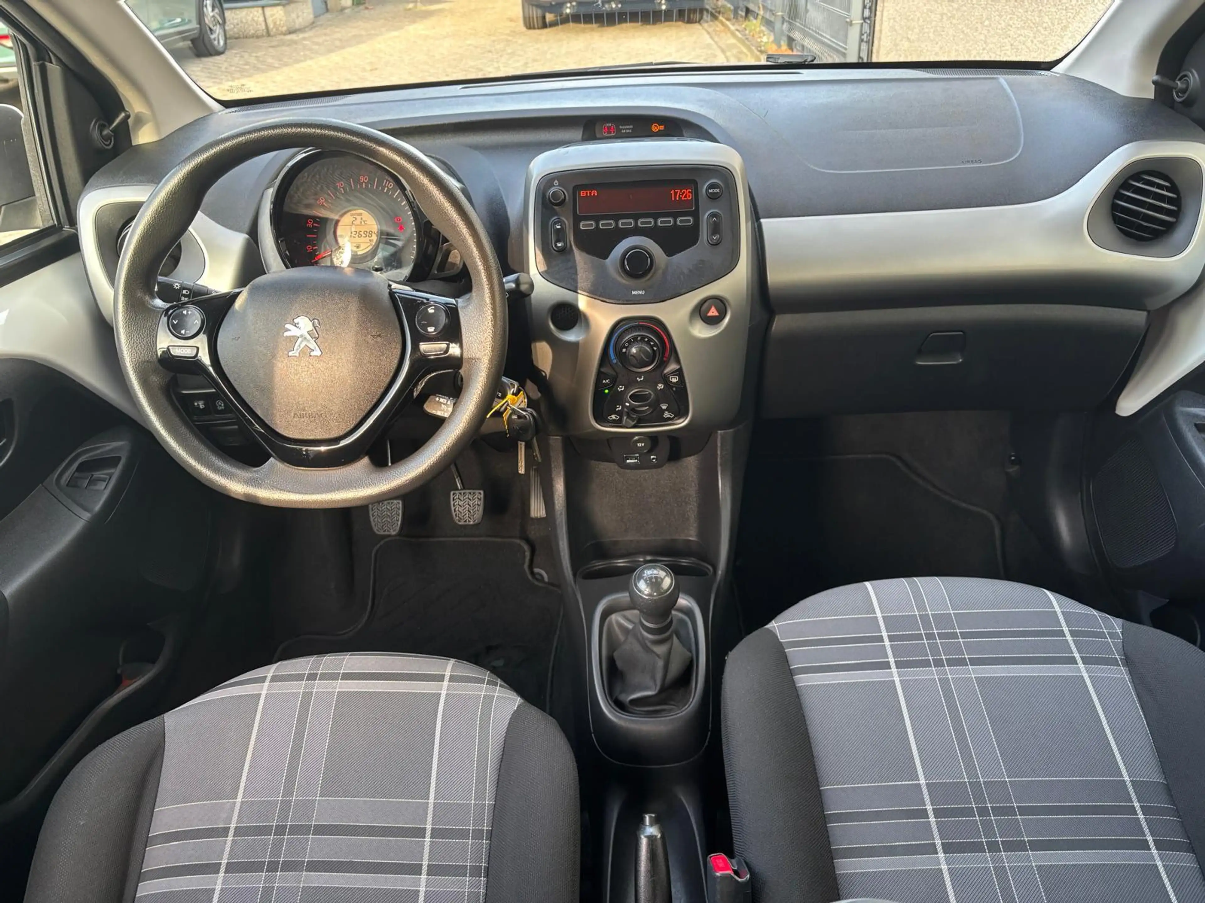 Peugeot 108 1.0 e-VTi Active — photo 12