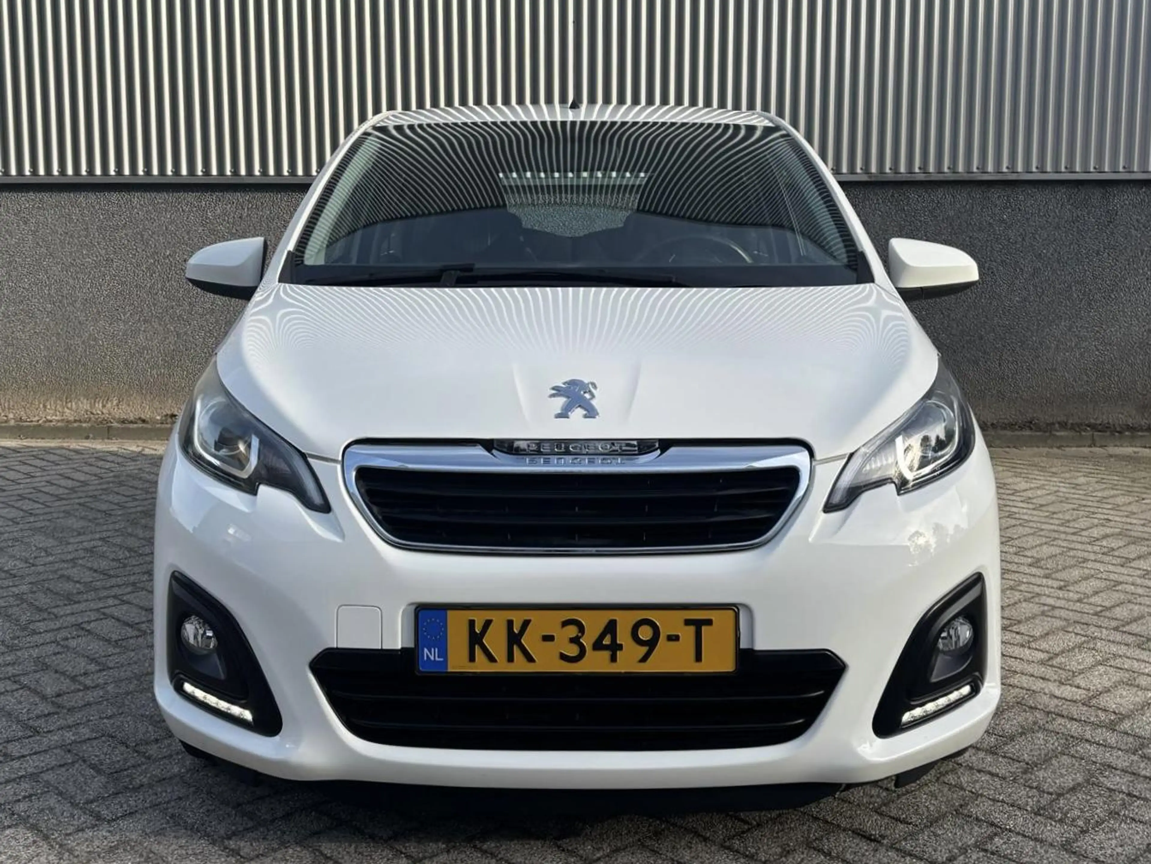 Peugeot 108 1.0 e-VTi Active — photo 2