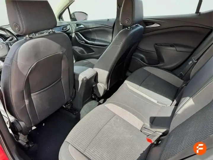 Opel Astra 2021, foto 22