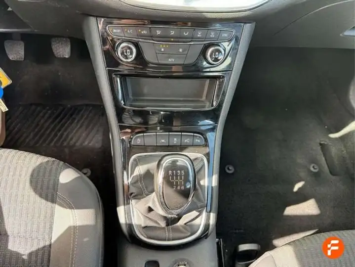 Opel Astra 2021, foto 17