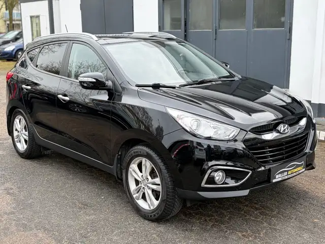 Hyundai iX35 2.0 CRDi AWD LEDER/AHK/SHZ/PDC/SCHIEBEDACH