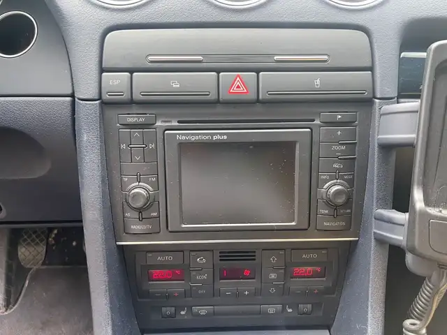 Audi A4 view 11
