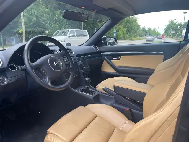 Audi A4 view 12