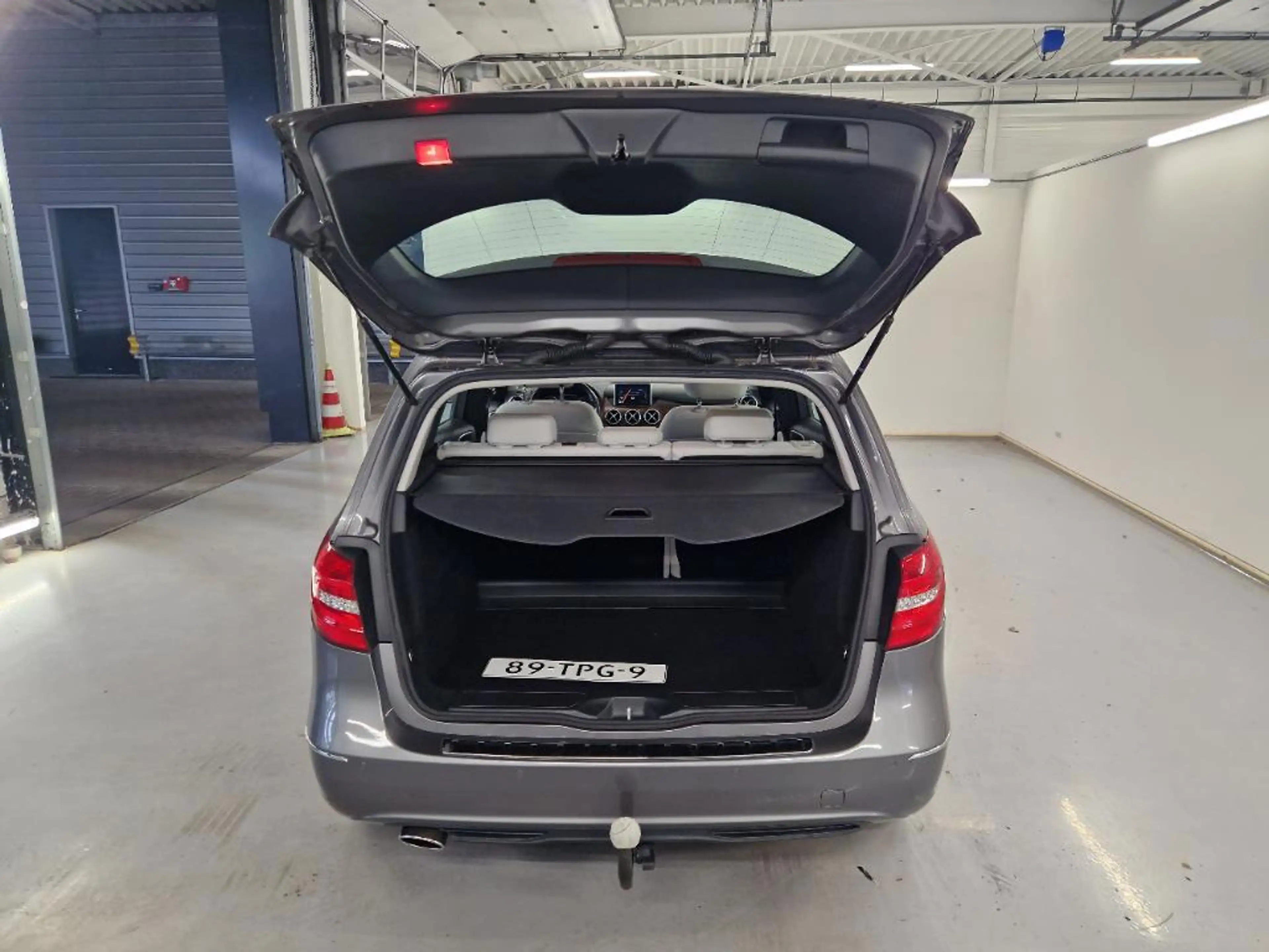 Mercedes-Benz B 180 Ambition — photo 9
