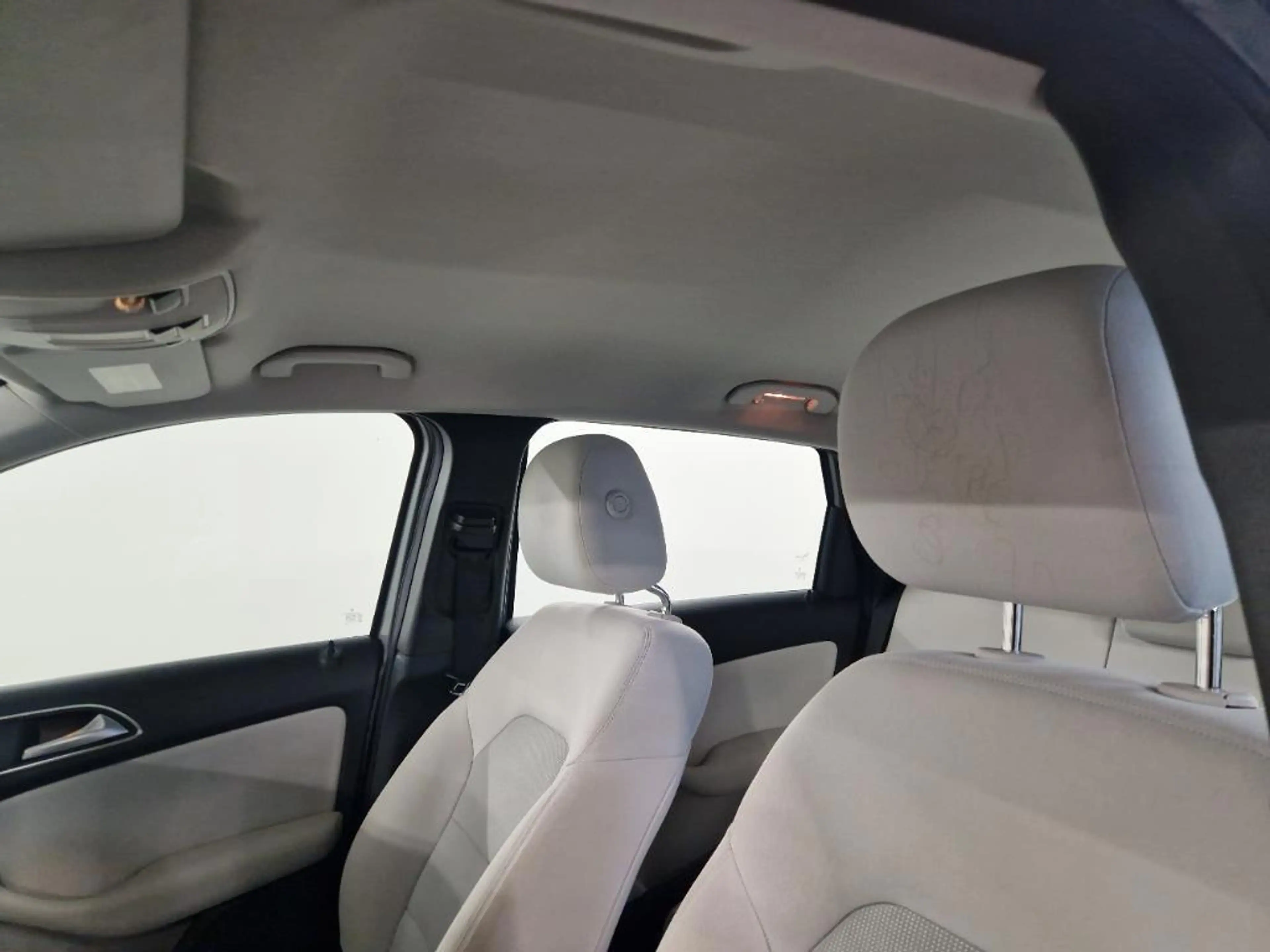 Mercedes-Benz B 180 Ambition — photo 20
