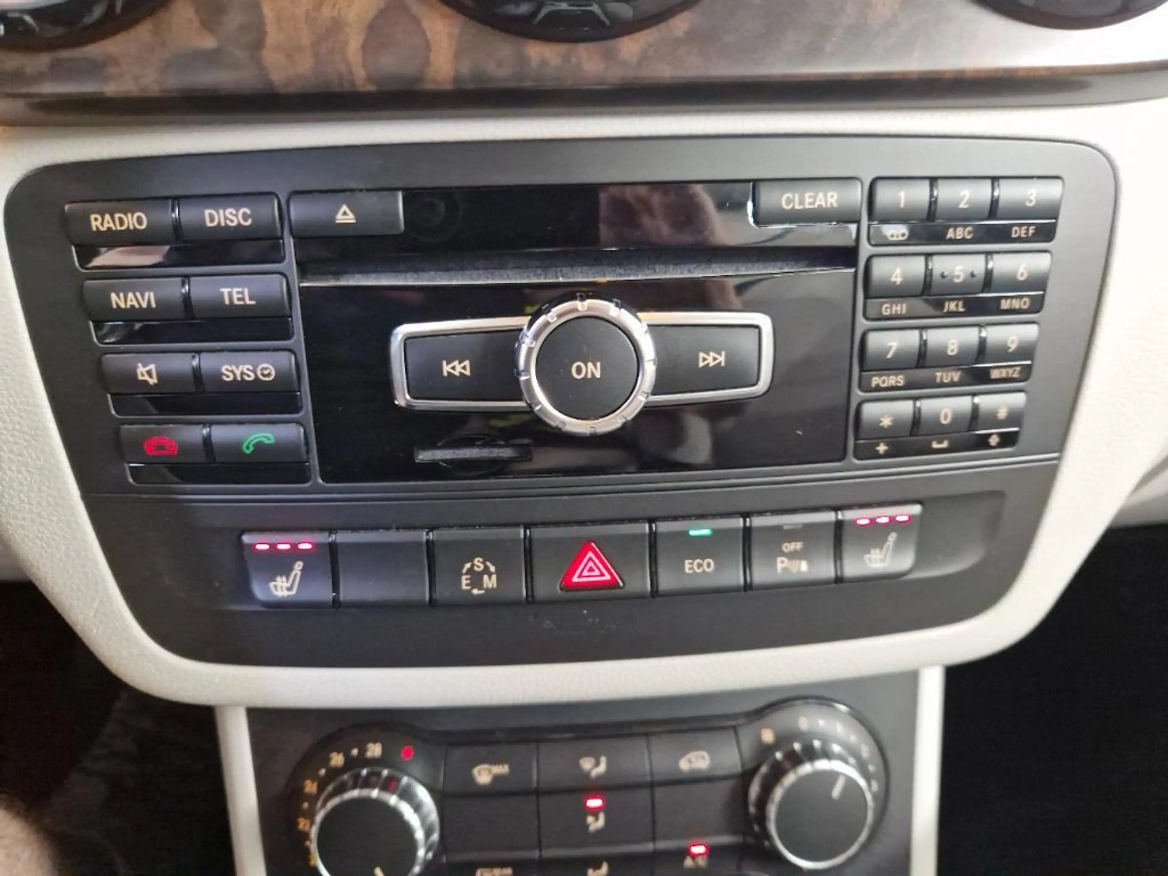 Mercedes-Benz B 180 Ambition — photo 15
