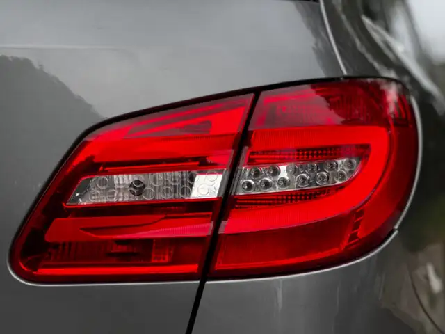 Mercedes-Benz B-Class view 13