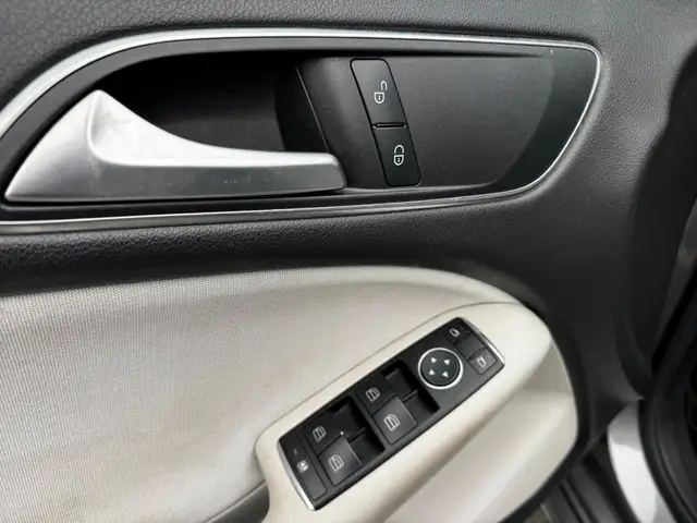 Mercedes-Benz B-Class view 18