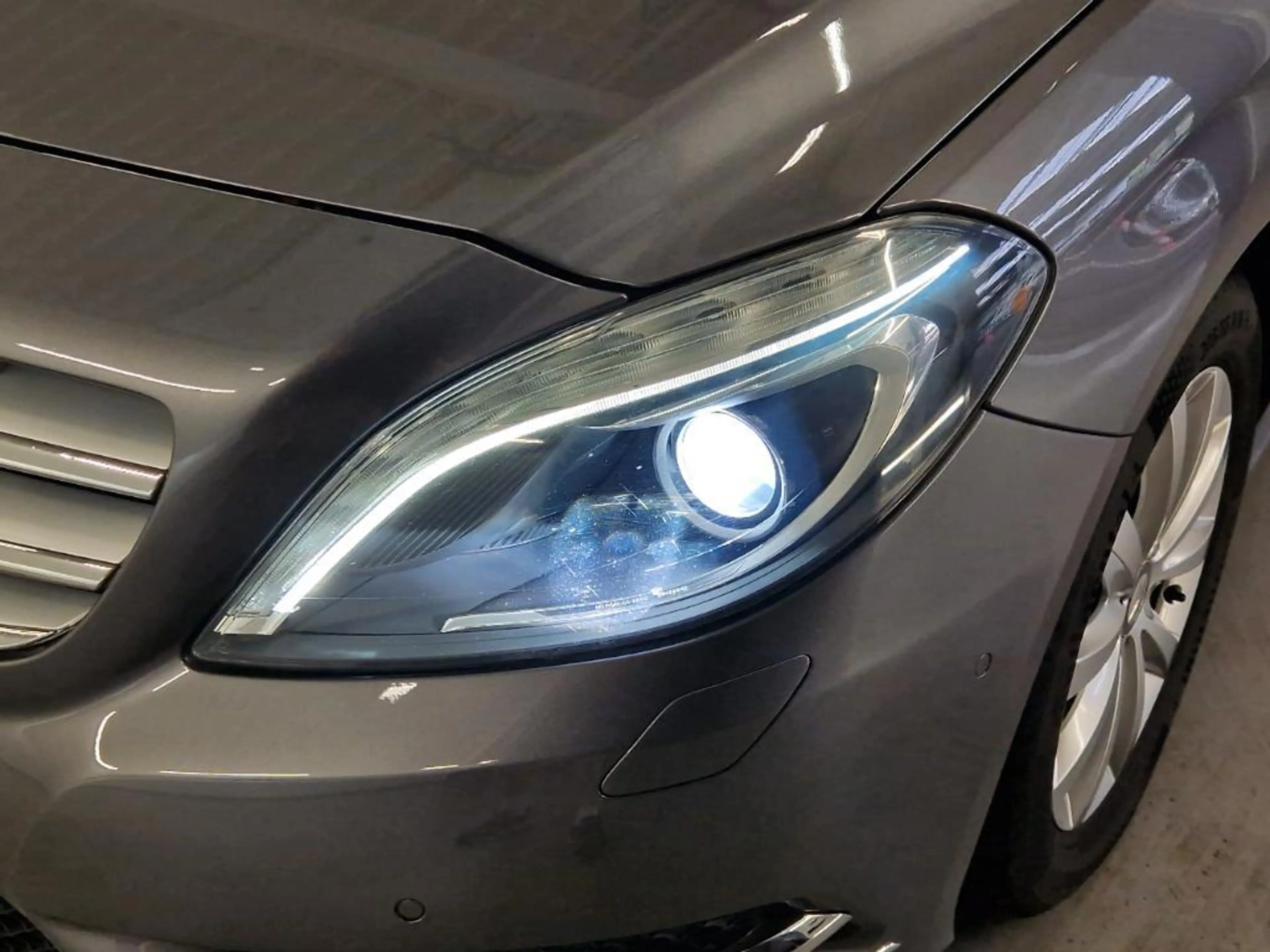 Mercedes-Benz B 180 Ambition — photo 11
