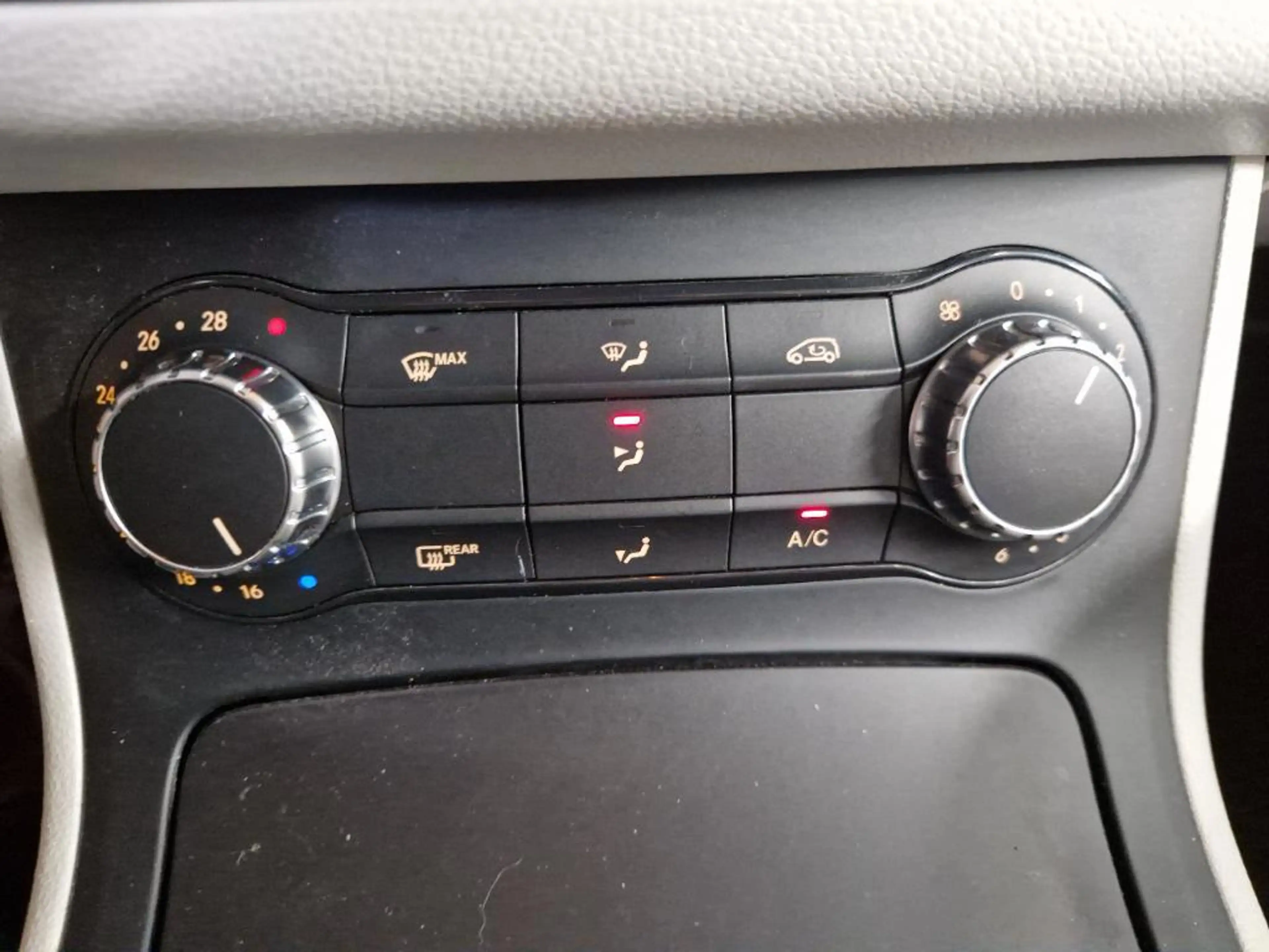 Mercedes-Benz B 180 Ambition — photo 16