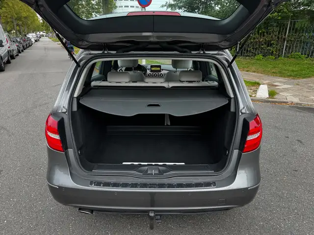 Mercedes-Benz B-Class view 15