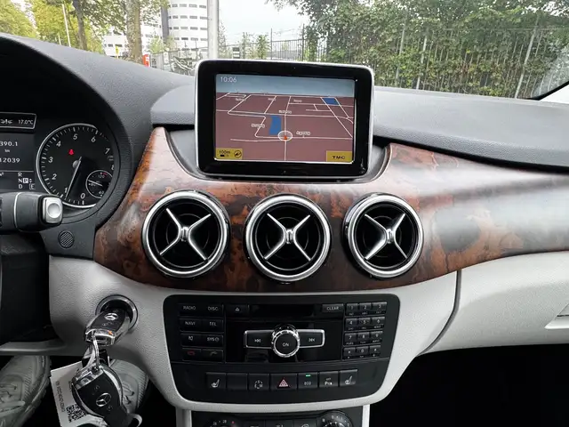 Mercedes-Benz B-Class view 29